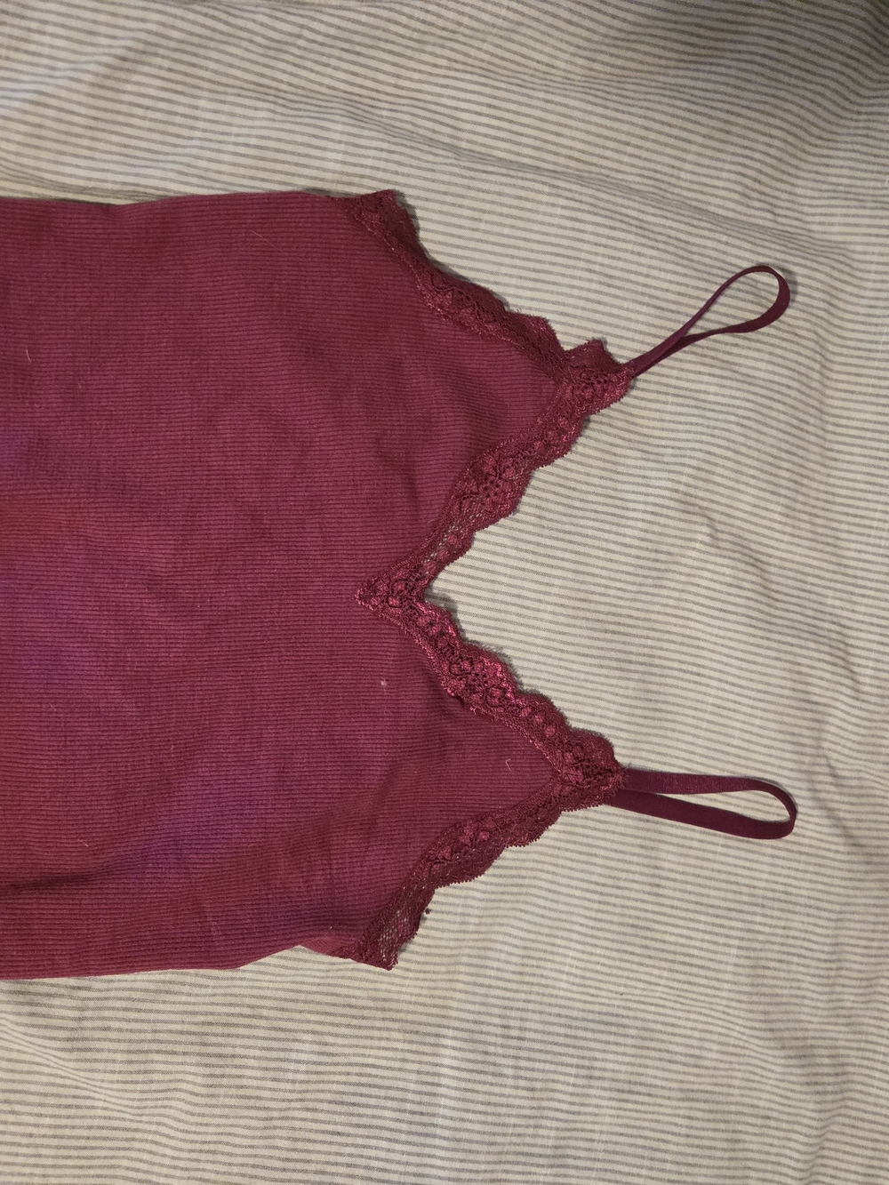 Urban Planet Burgundy Lace Trim Crop Tank